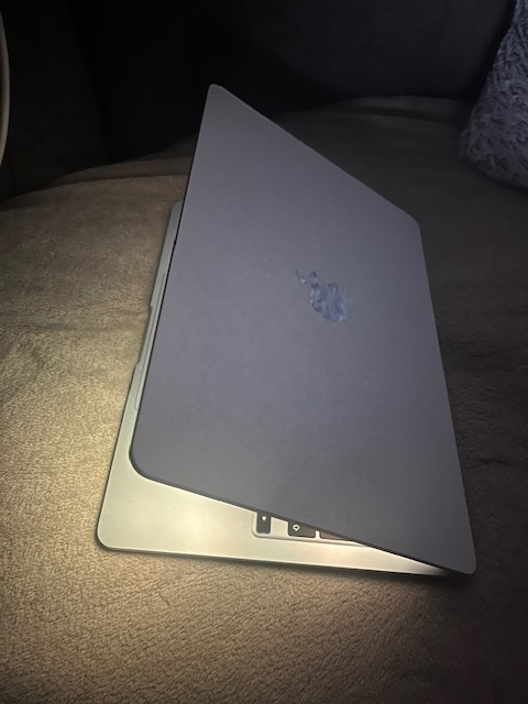 MacBook Air 2022 M2 (256 GB) Novy - 2