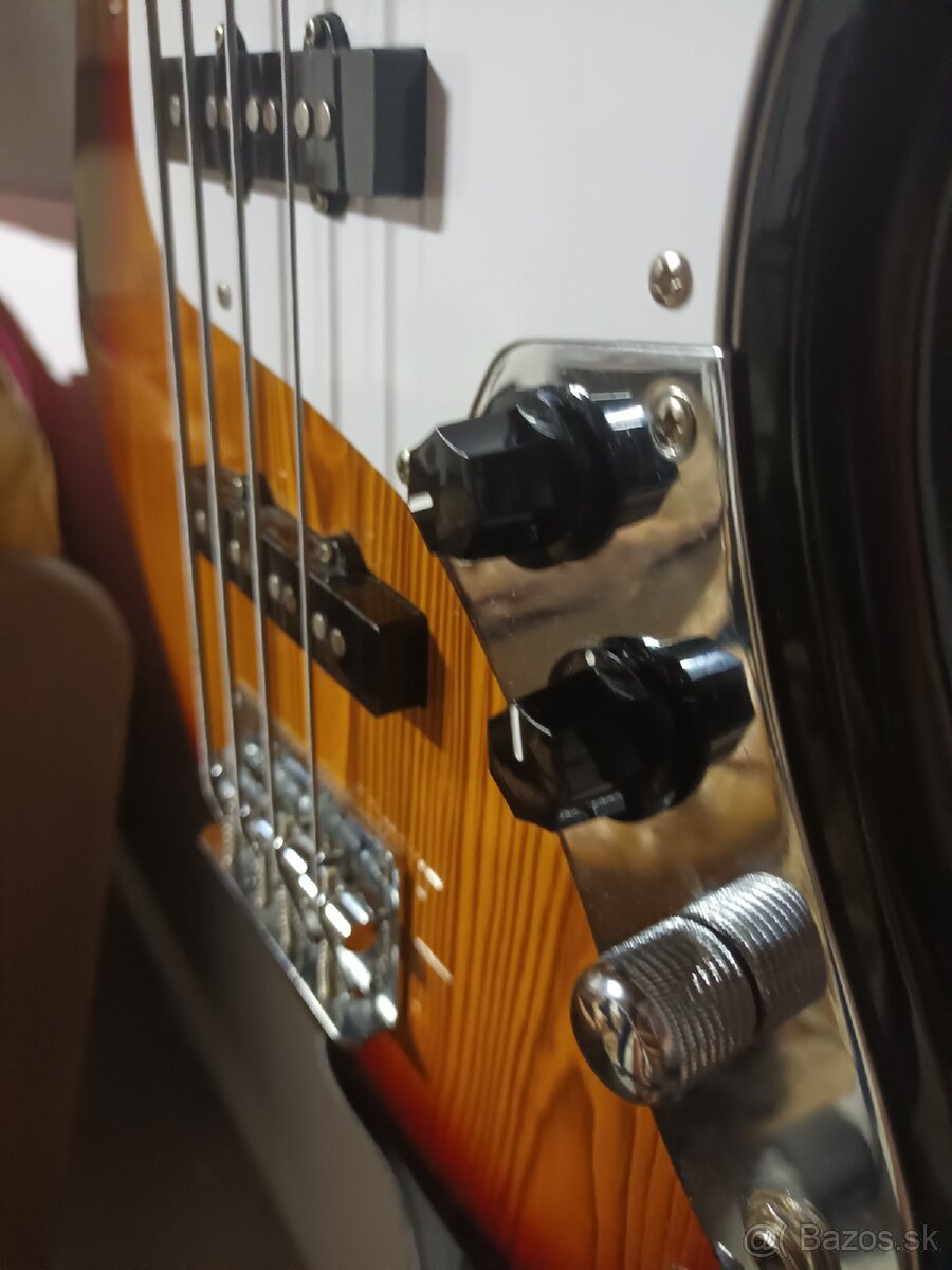 Elektrická Basgitara značky SX - 2