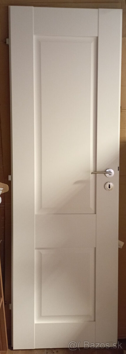 Biele dvere drevené 65 cm pravé aj so zárubňou - 2