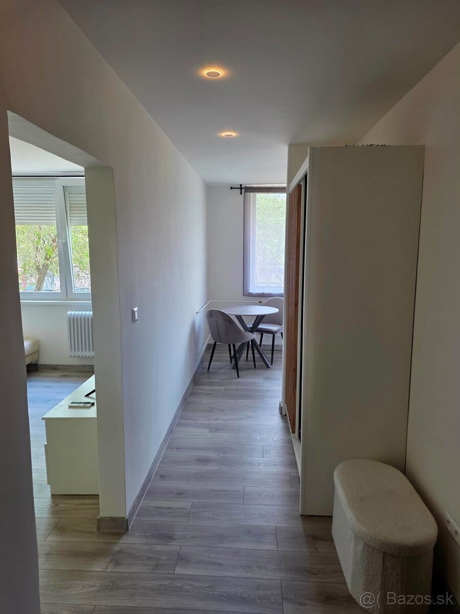 ✨ Kompletne nový 1-izbáčik s balkónom a parkovaním – foto 2
