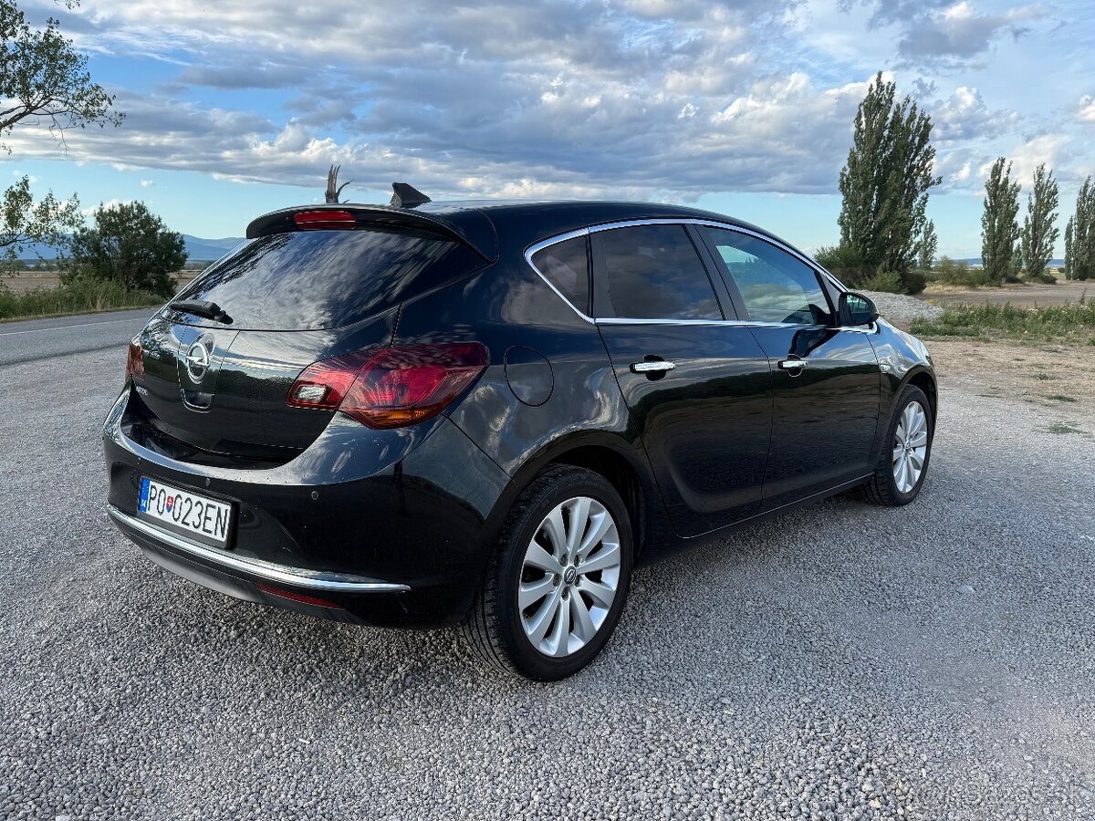 Opel Astra 1.6b 2013 - 2