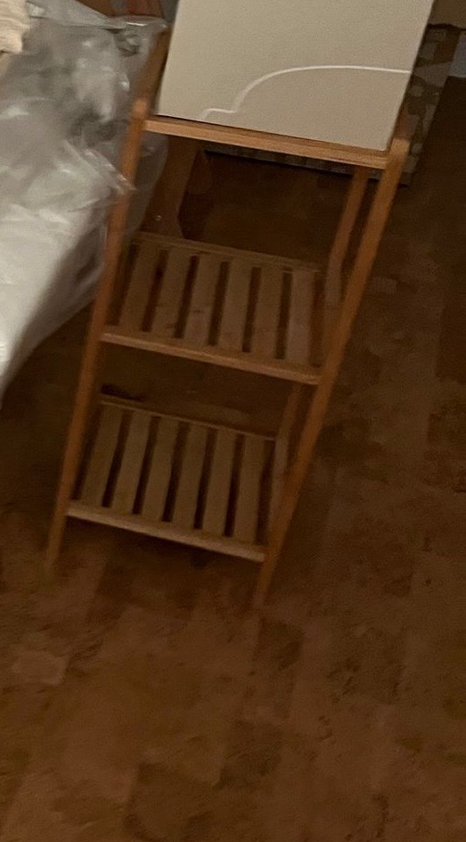 Regál veľký, regal malý a drevený nočný stolik. - 2