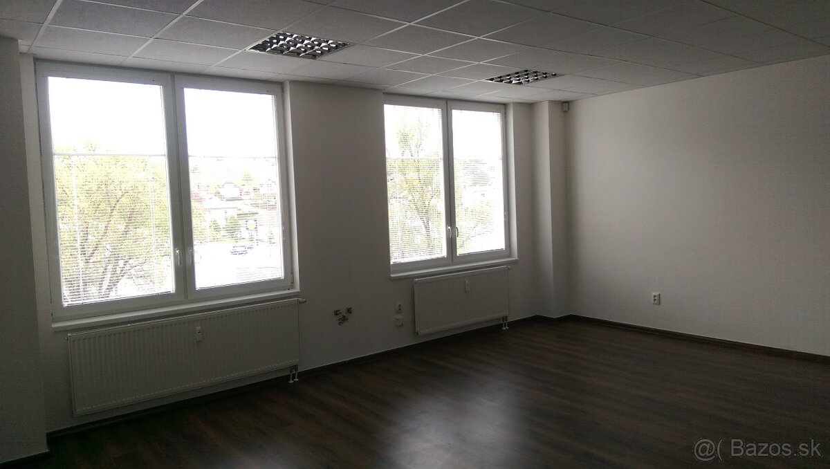 PRENÁJOM: kancelária, služby 38 m2, Sásová od 1.2.2026 - 2