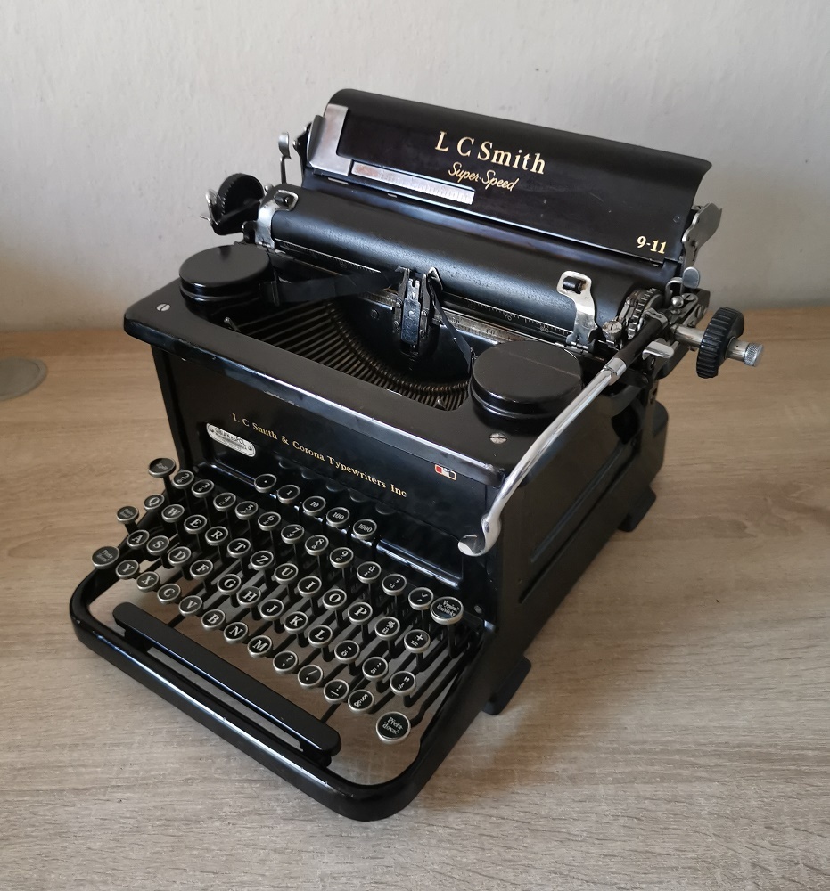 Starožitný písací stroj LC Smith Super Speed z roku 1937 - 2