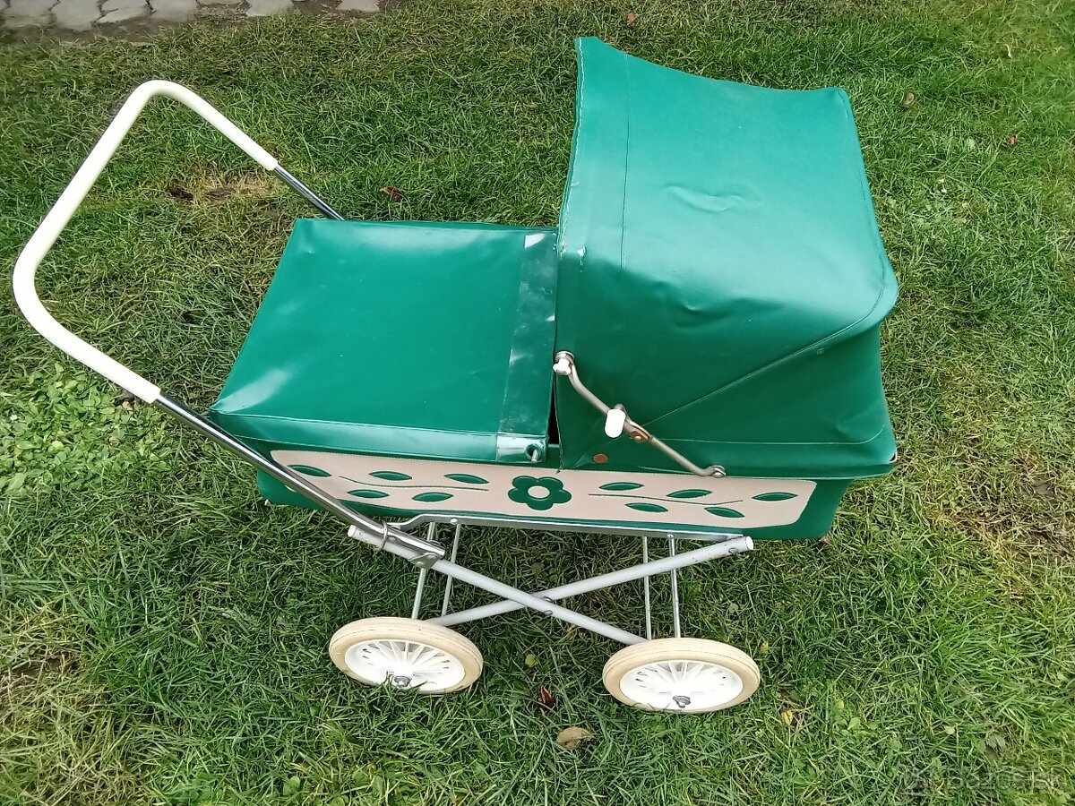 Kočík pre bábiky. - 2