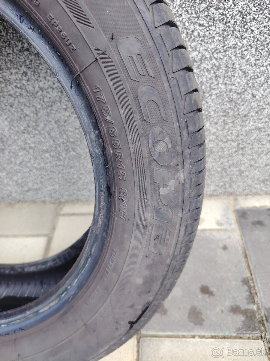 Predám Pneu 175/65R15 84H leto - 2