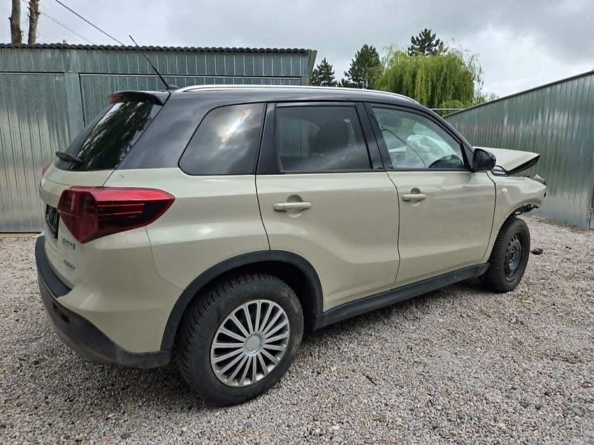 Suzuki Vitara 1.0 benzin 4x4 - 2