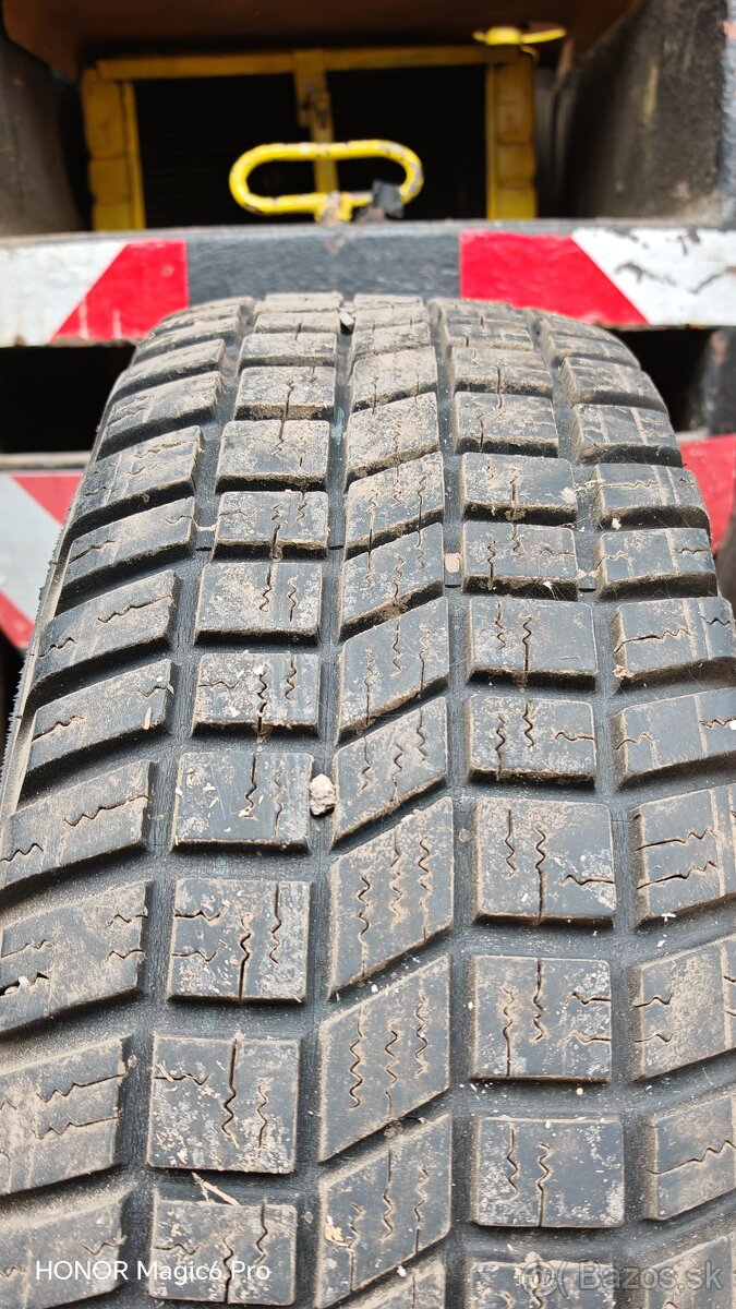 235/75 r15 - 2