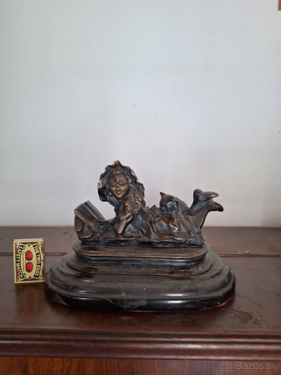 Bronzová soška - 2