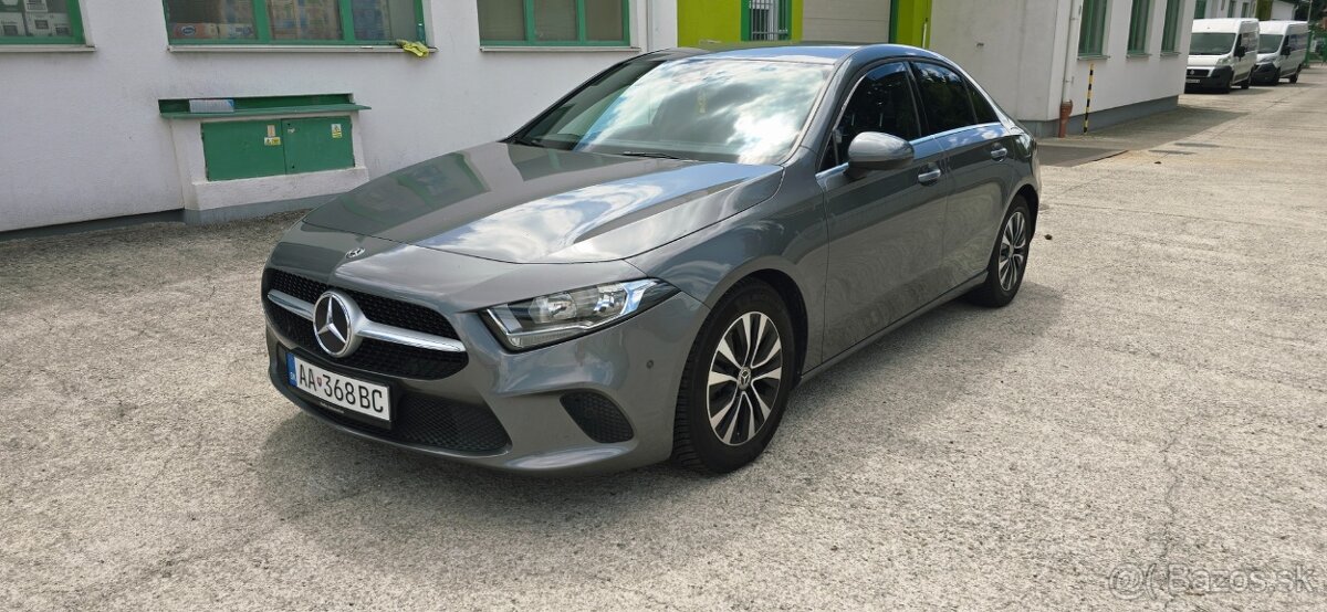 Mercedes-Benz A180D sedan - 2