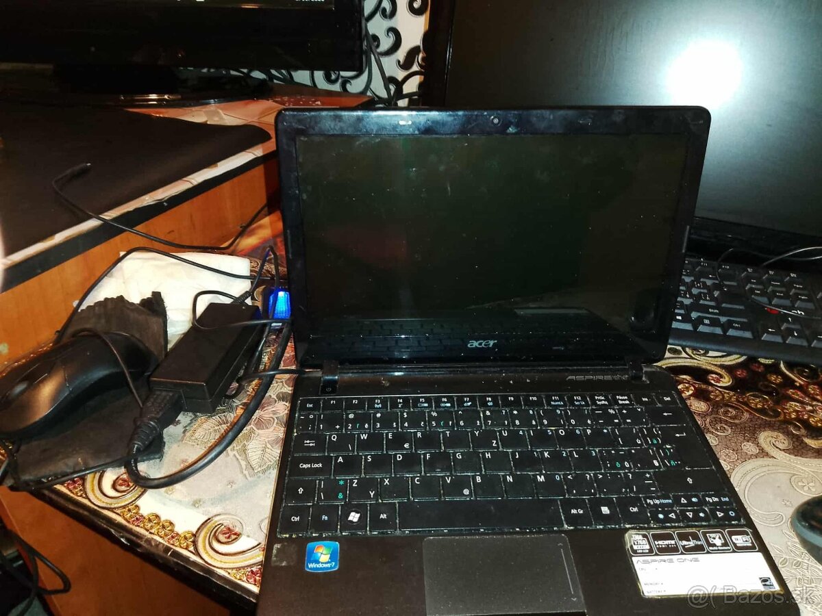 Predam Acer plne funčny Winovs 10 ako novy - 2