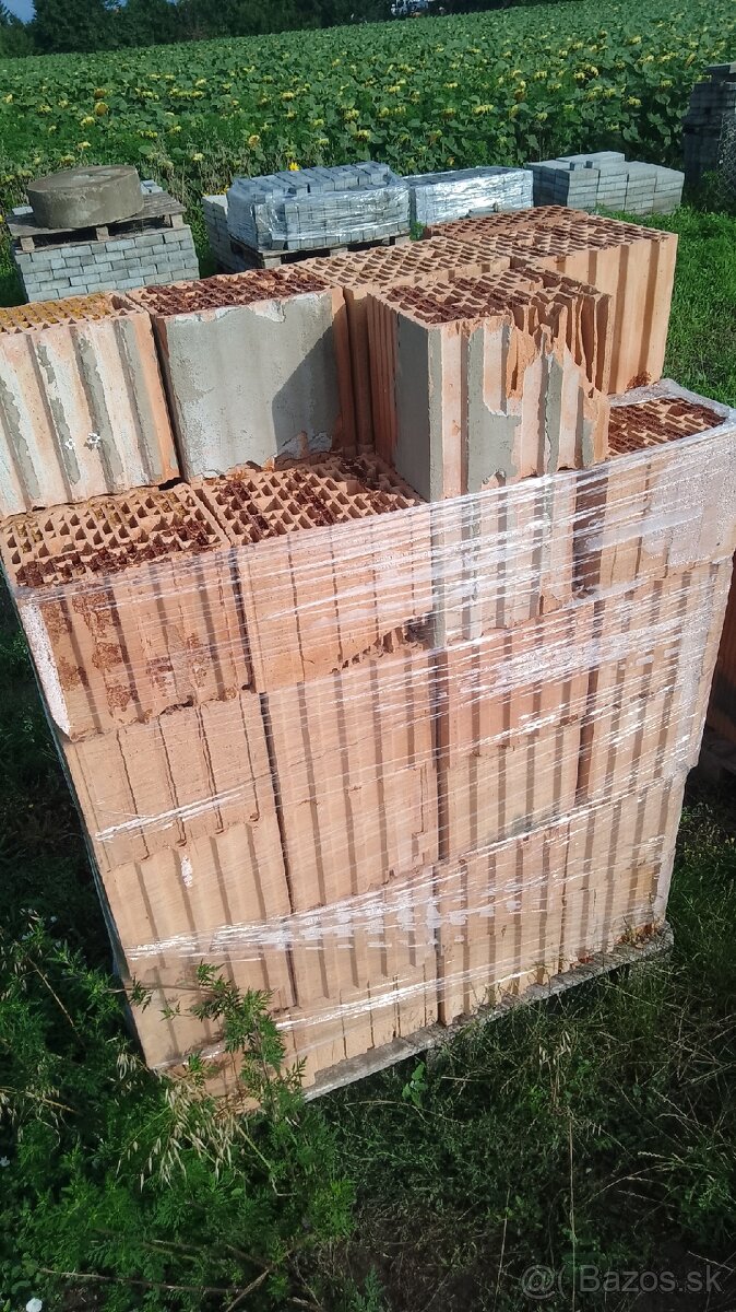 Predam 1,5 palety 30 ky brusenej tehly - 2