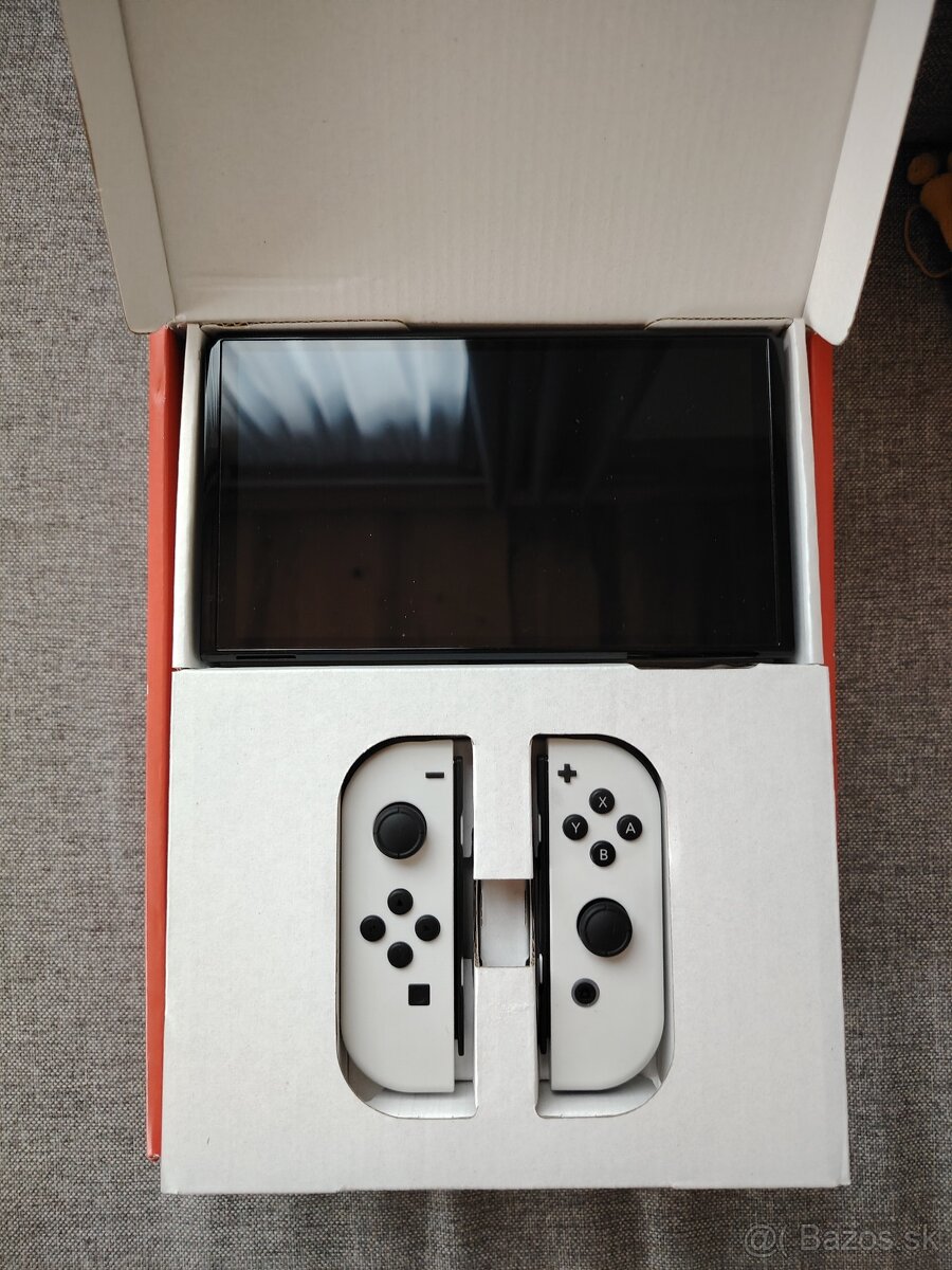 Herná konzola Nintendo Switch OLED - 2