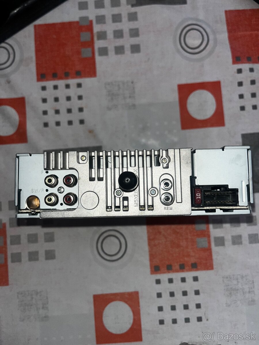 Predám autorádio Alpine UTE-72BT - 2