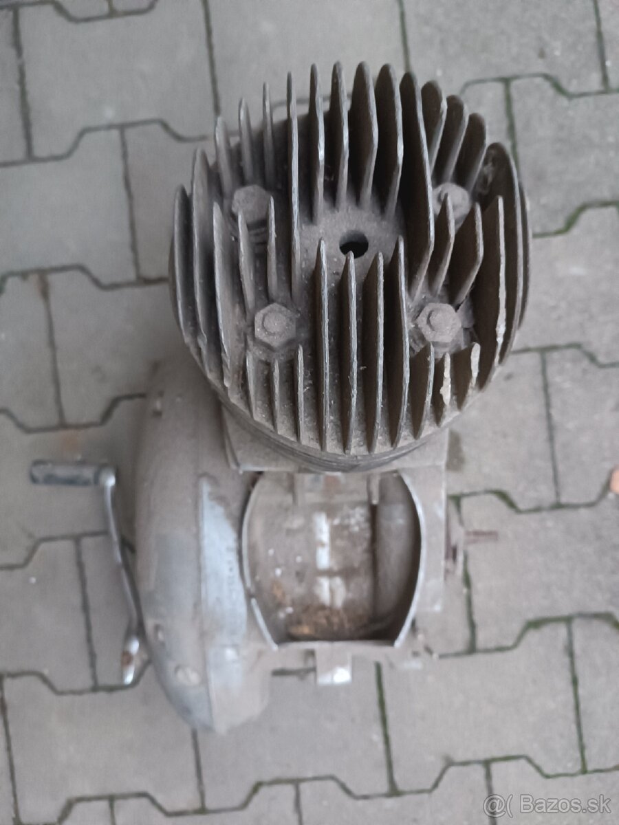 Jawa 250 kývačka motor - 2