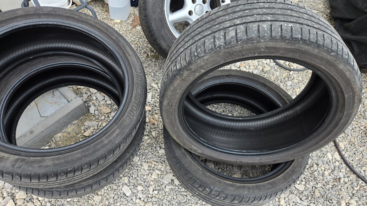 BRIDGESTONE 245/40 R19 . 2022 - 2