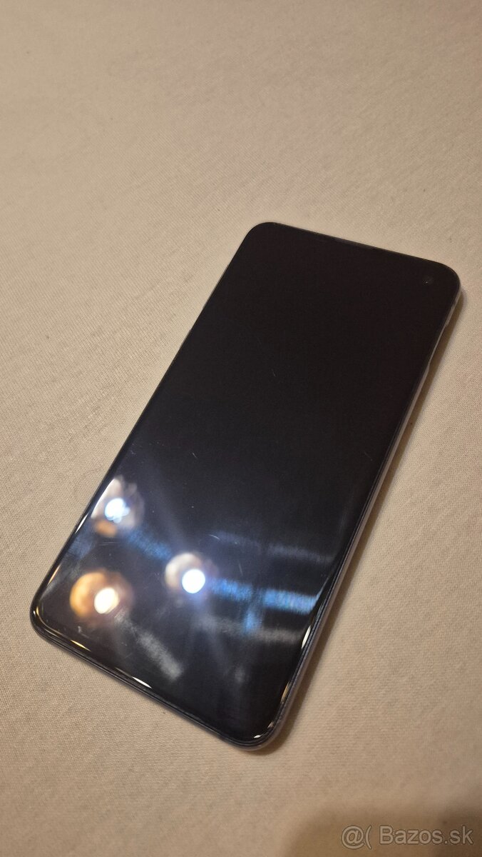 Predám Samsung S10e Prism Black 128 GB, 6 GB RAM - 2