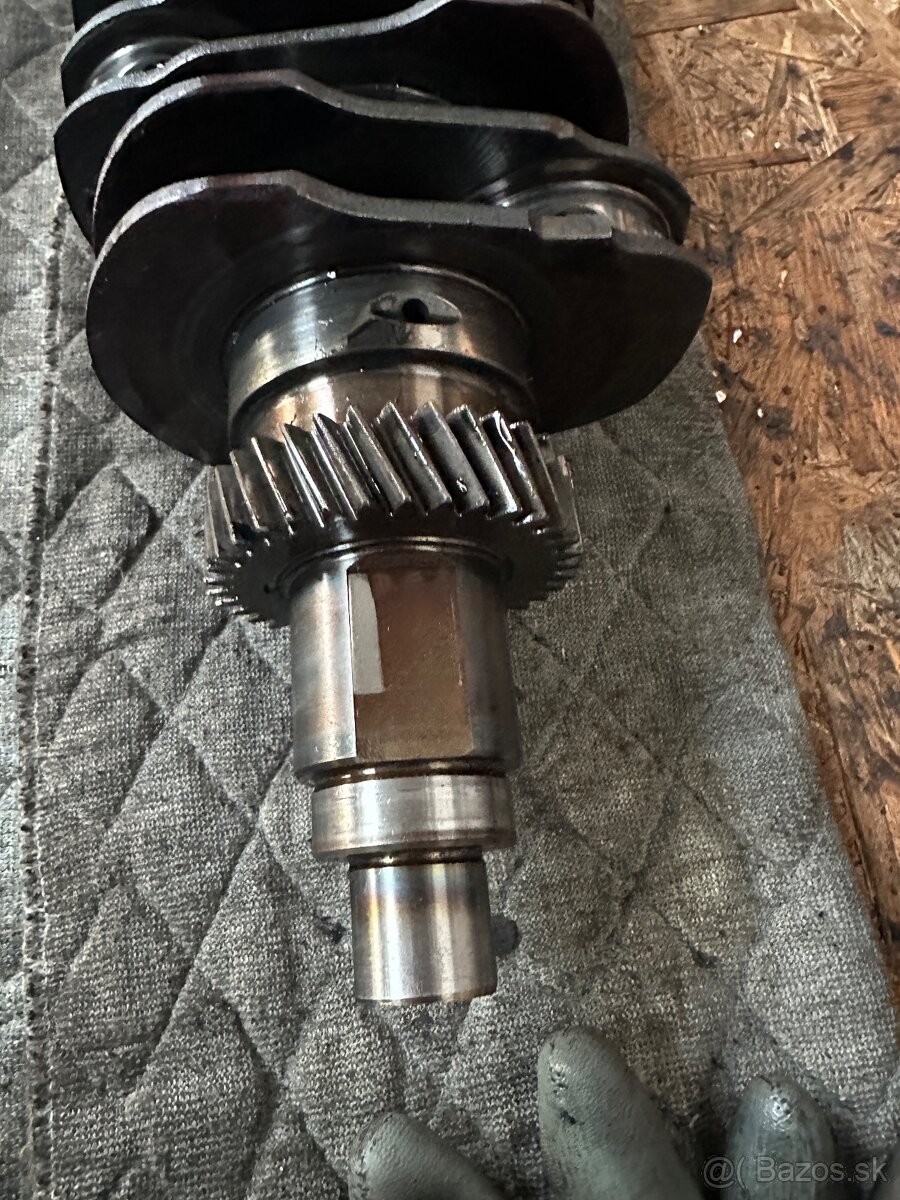 Subaru EE20Z kľukový hriadeľ - 2