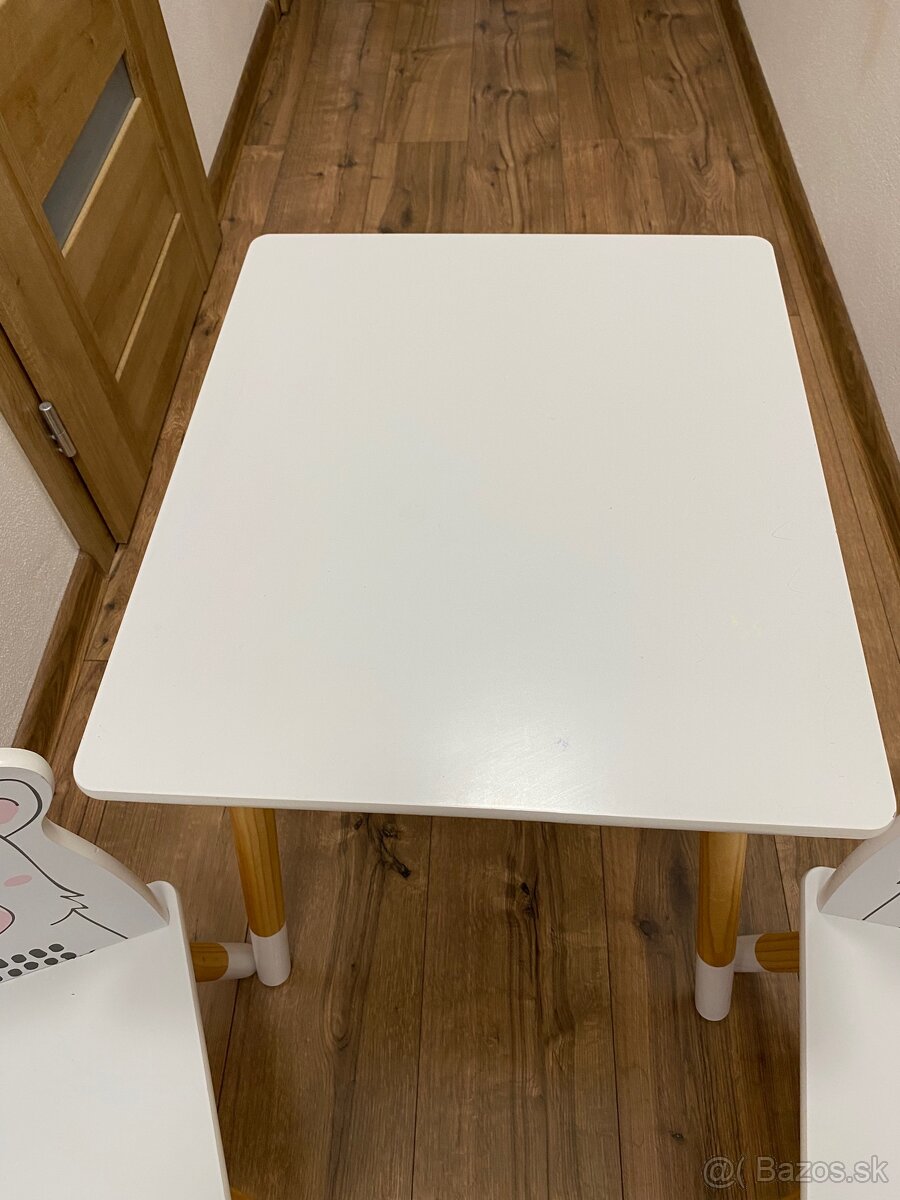 Stôl + stoličky - 2