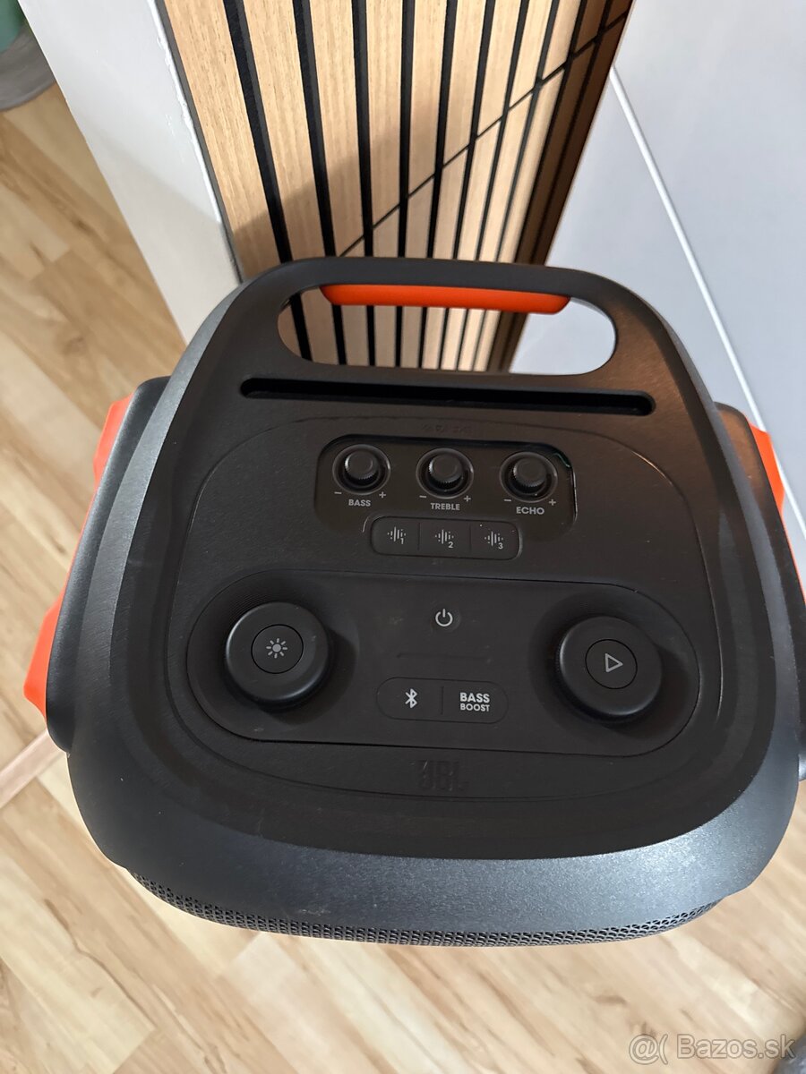 Párty BOX JBL 710 - 2