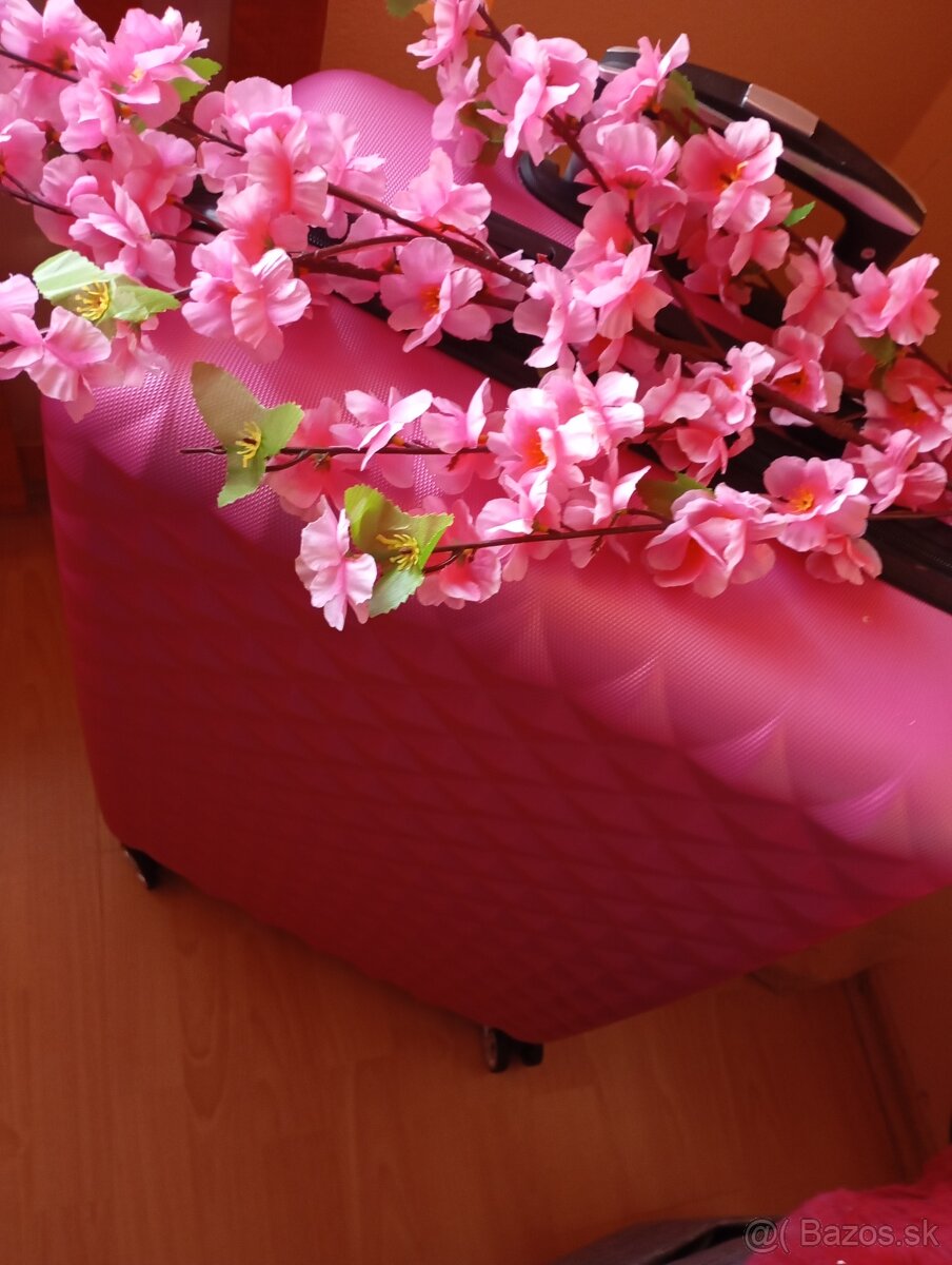 Mám na predaj kufor na cestovanie - 2