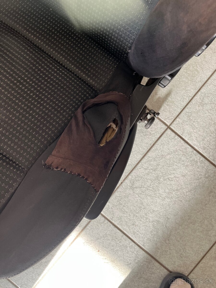 Predné sedadlo vodiča Superb - 2