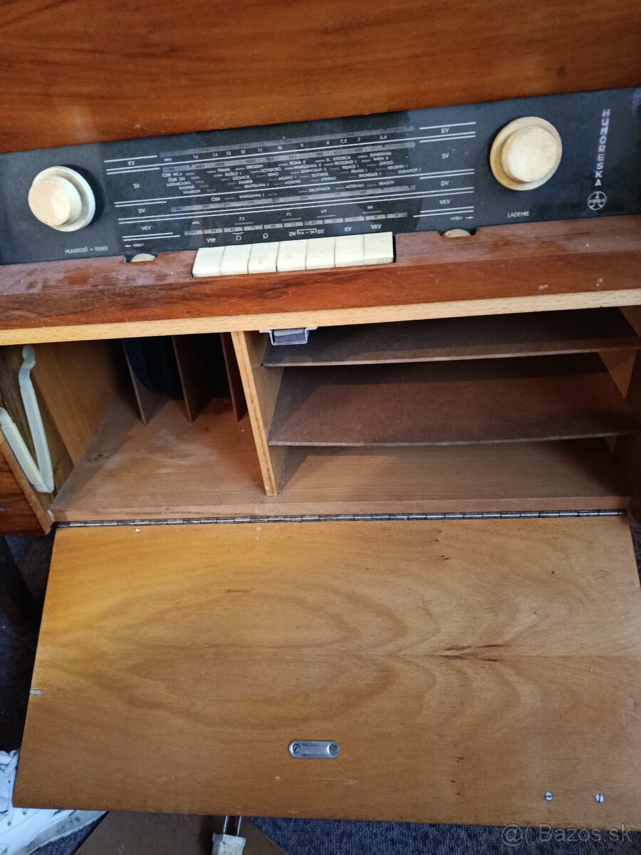 Predám staré rádio - 2