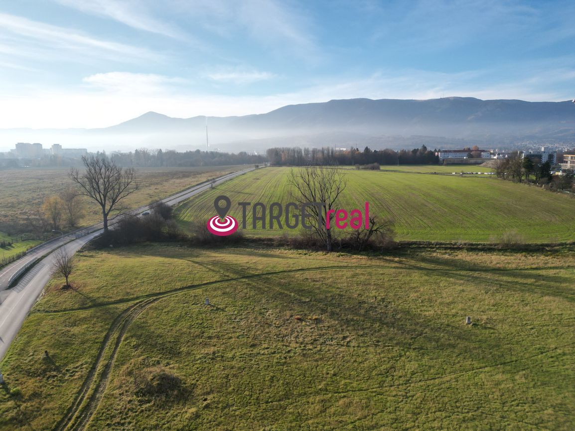 EXKLUZÍVNE: 2 Lukratívne stavebné pozemky v mestskej časti T - 2