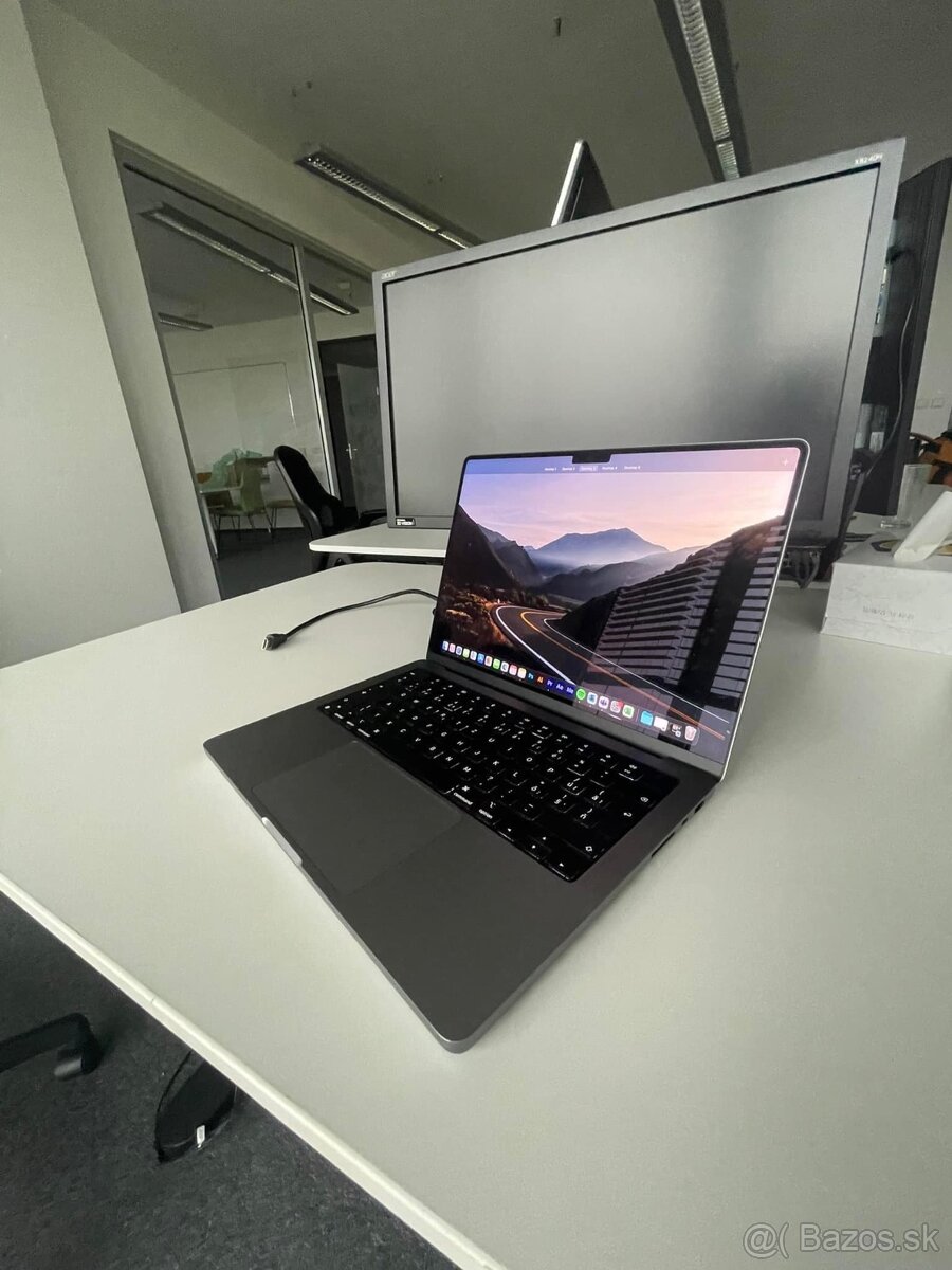 MacBook Pro 2023 M2 Pro, 16Gb, 512Gb - 2