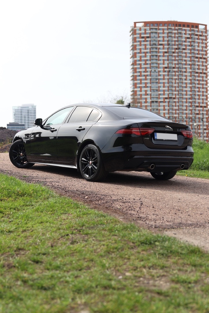 Prenájom Jaguar XE - 2