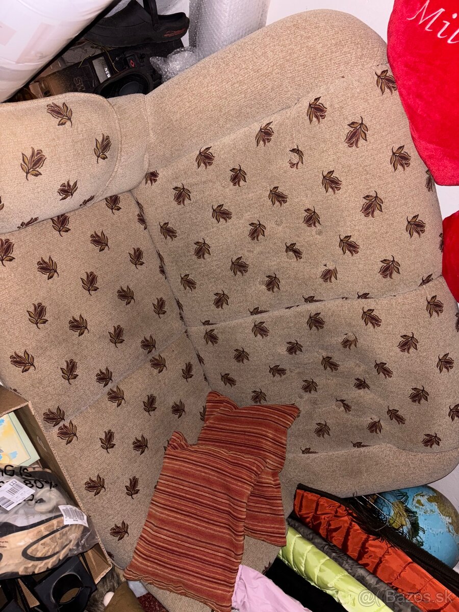 Darujem dva gauče za odvoz - 2