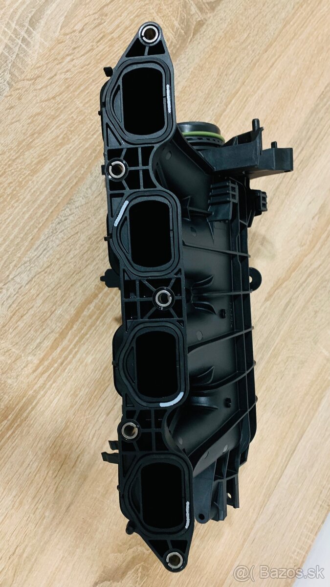 sacie potrubie 1.5 TSI: 05E129709B - 2