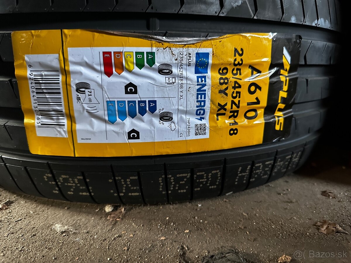 Predam letne pneu Aplus A610 235/45 zr18 - 2