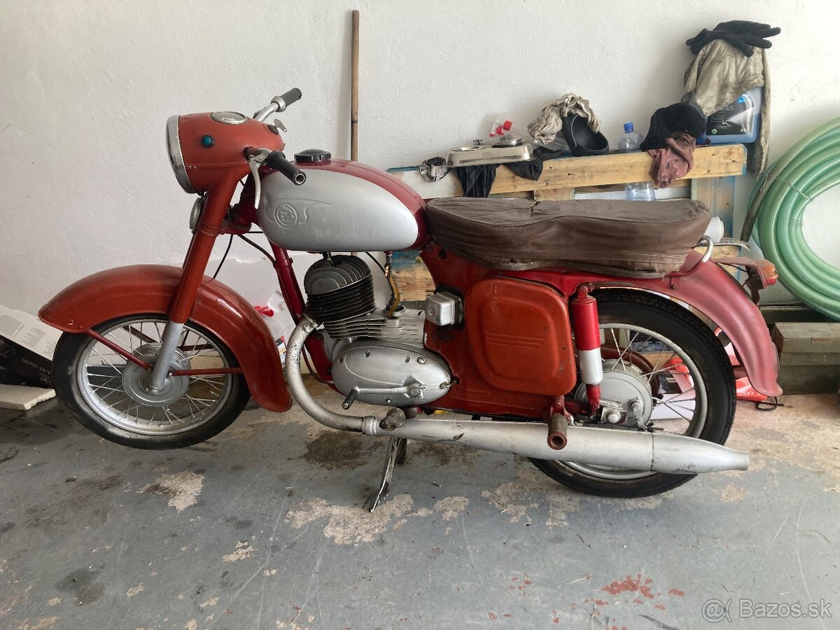 Predam jawa 175 Čz - 2