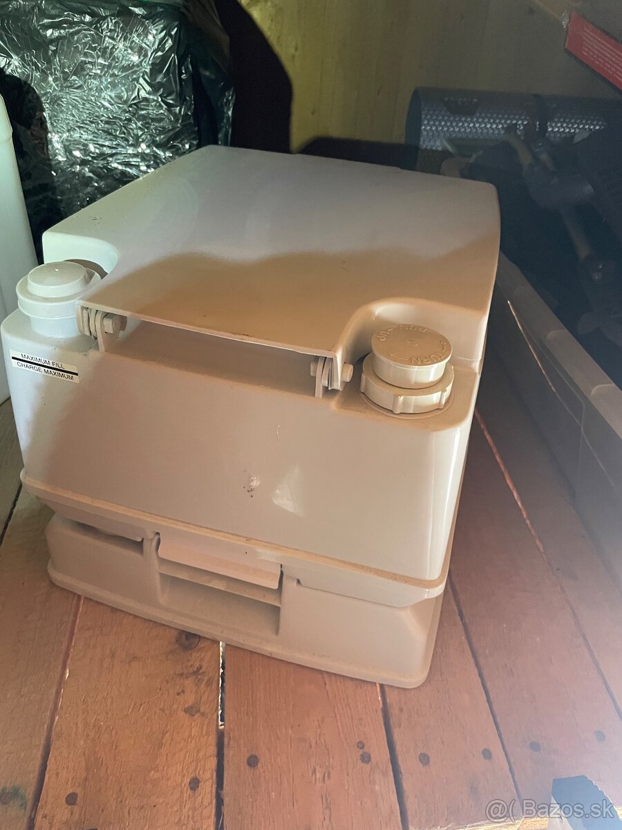 Uplne nove americke chemicke WC - 2