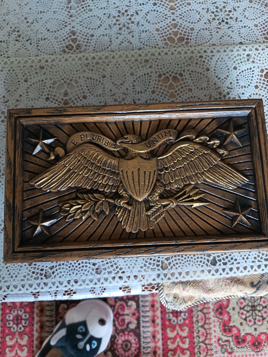 Zberateľská sada AVON – (USA, 70.–80. roky)
- 2