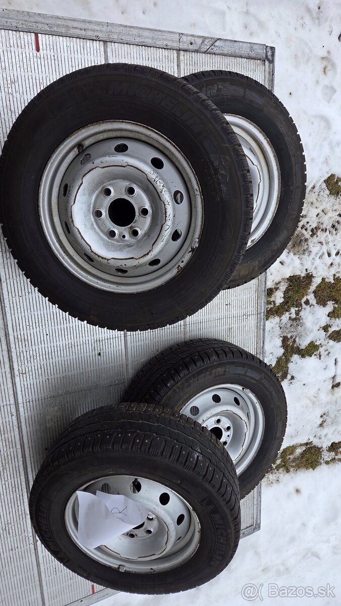 Michelin pneumatiky s hrotmi 225/60 r16c - 2