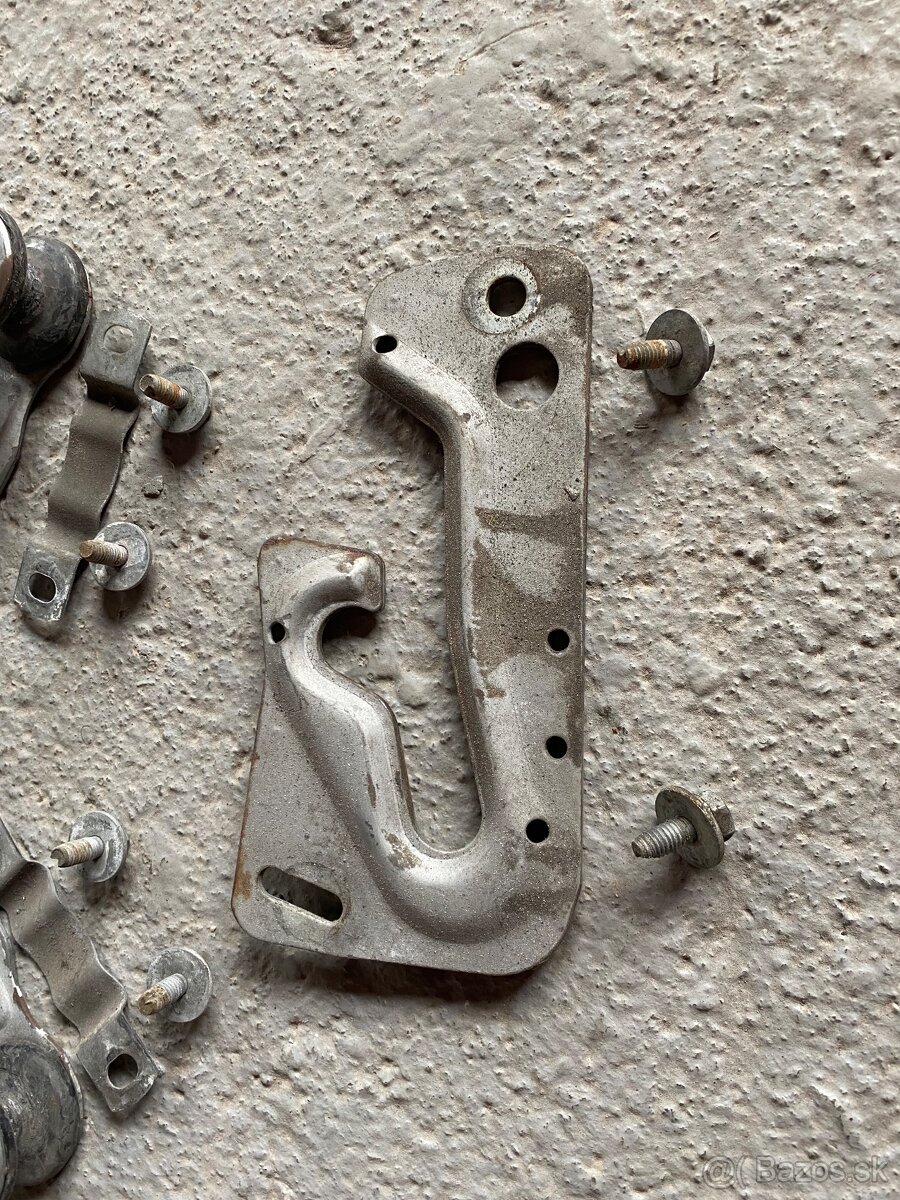 Zatváranie kapoty bmw e30 - 2