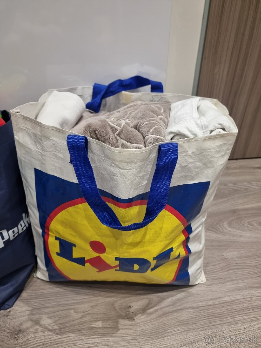 Darujem oblecenie pre chlapca + hracky - 2