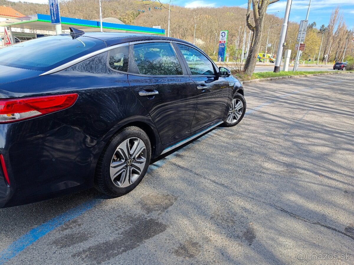 Kia Optima Hybrid - 2