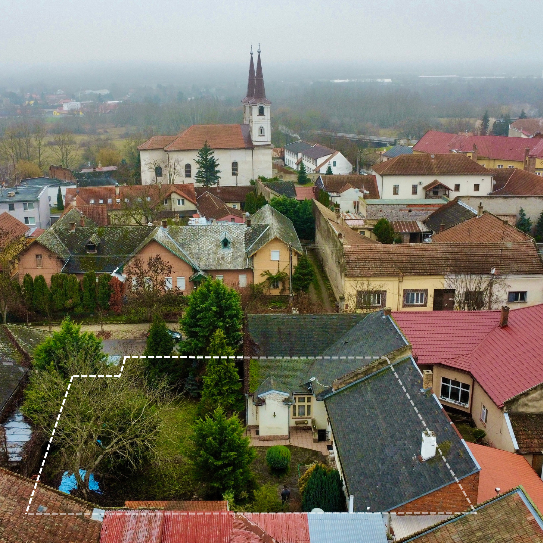 Meštiansky 5 izbový dom v srdci Šiah - 2