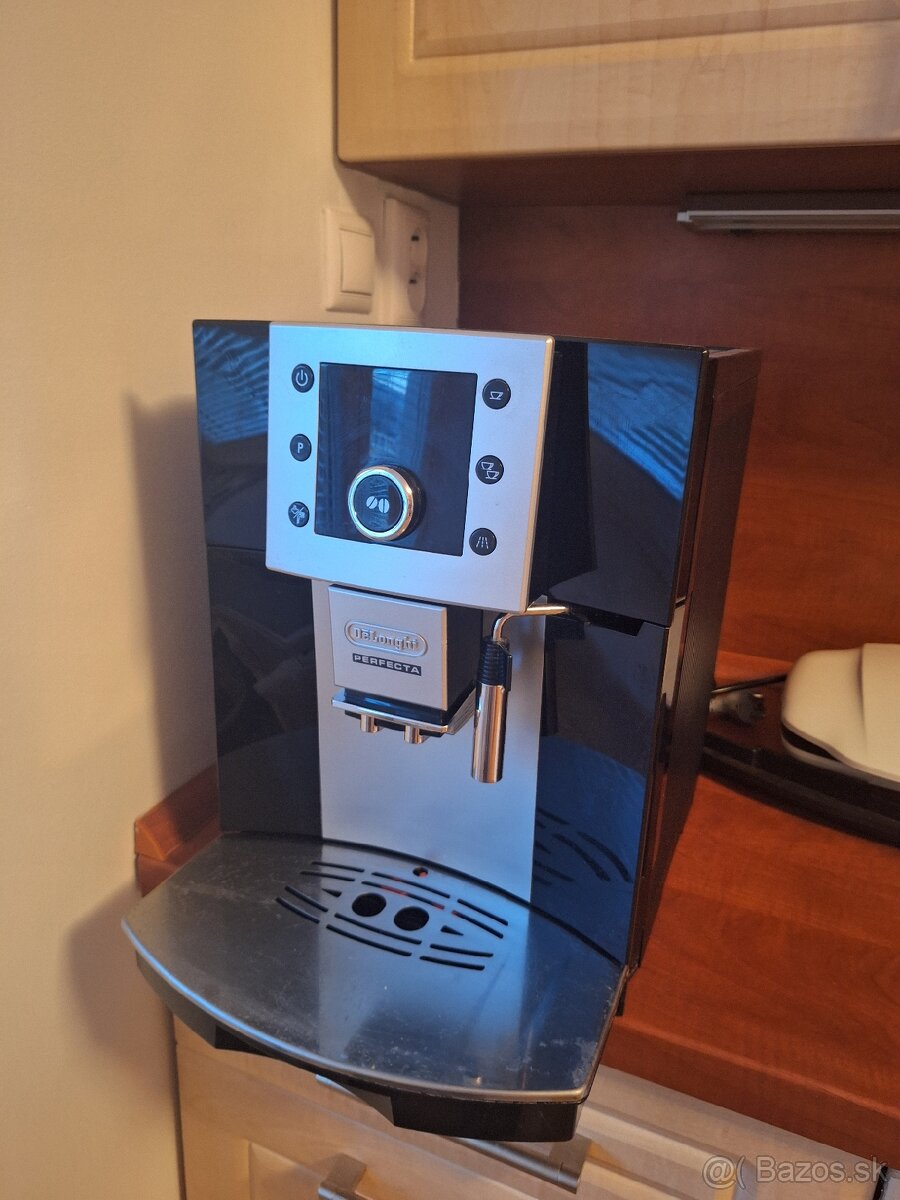 Plnoautomatický kávovar De’Longhi Perfecta ESAM 5400 - 2