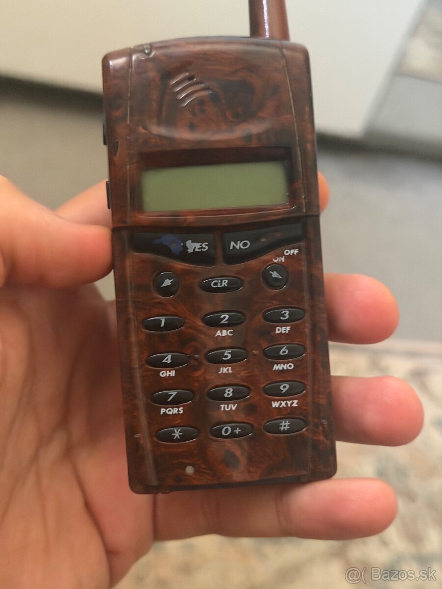 Predám staré telefóny - 2
