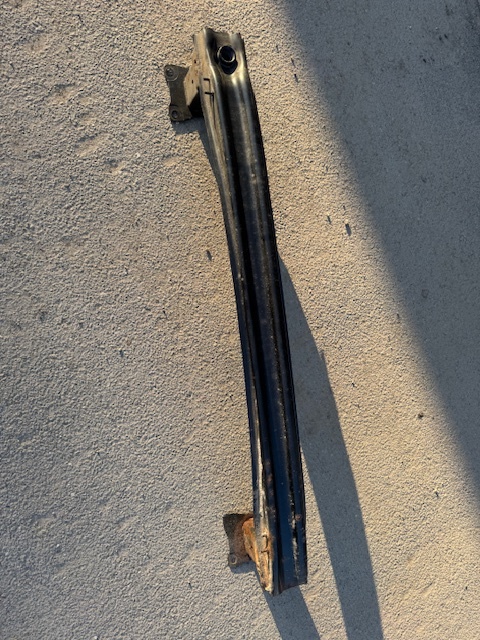 Predám zadnú výstuhu nárazníka VW Golf Variant 7,5 - 2