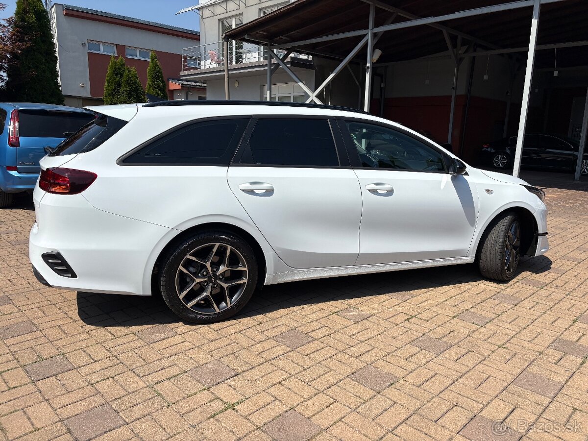 KIA Ceed SW 1.5 t-gdi, 2022 - 2