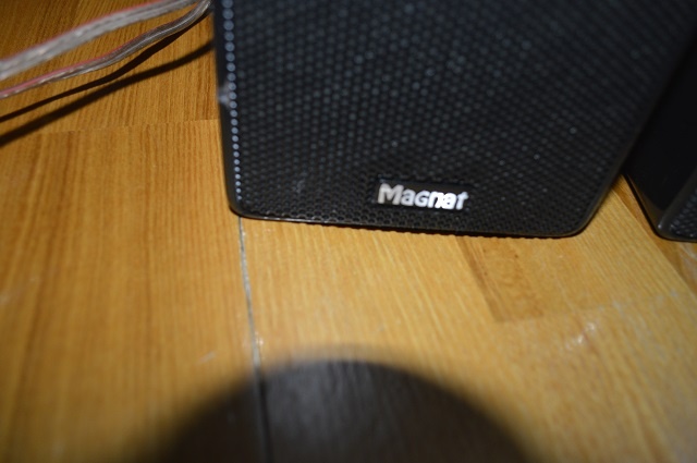 predam dva reproduktory MAGNAT - 2