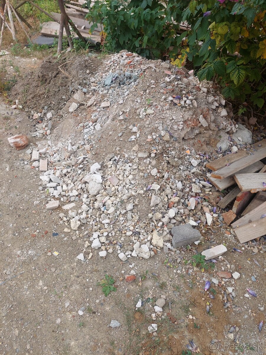 Darujem stavebnú suť za ODVOZ - 2