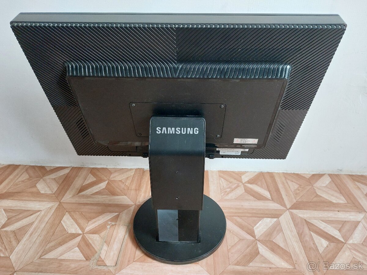 monitory - 2