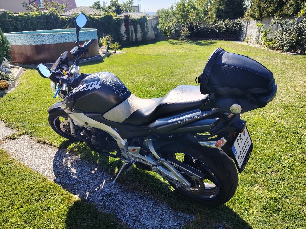 Suzuki GSR 600 - 2