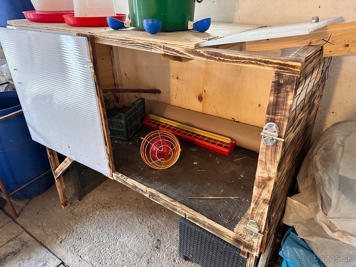 Predám odchovňu + infra lampu + napajacky - 2